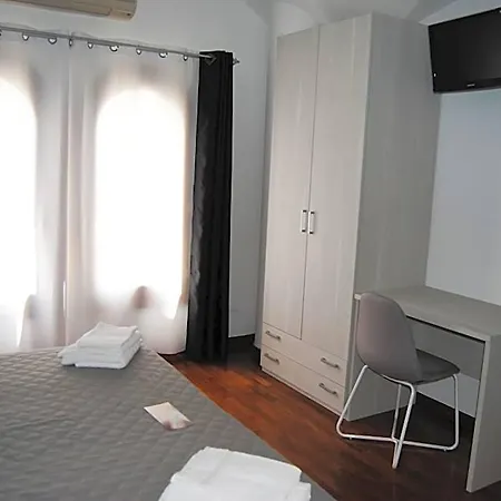 فندق مبيت وإفطار Kenzia 3*