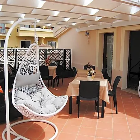 فندق مبيت وإفطار Kenzia 3*